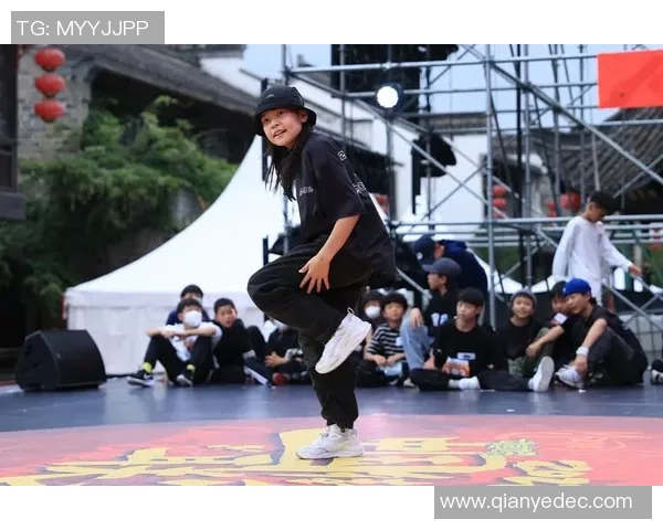 南京街舞队在攀岩联赛中的力量展现与团队协作分析